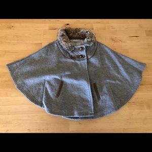 🐥EUC Toddler Girls Faux Fur Collar Cape